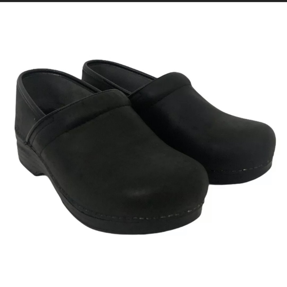 Black Danskos